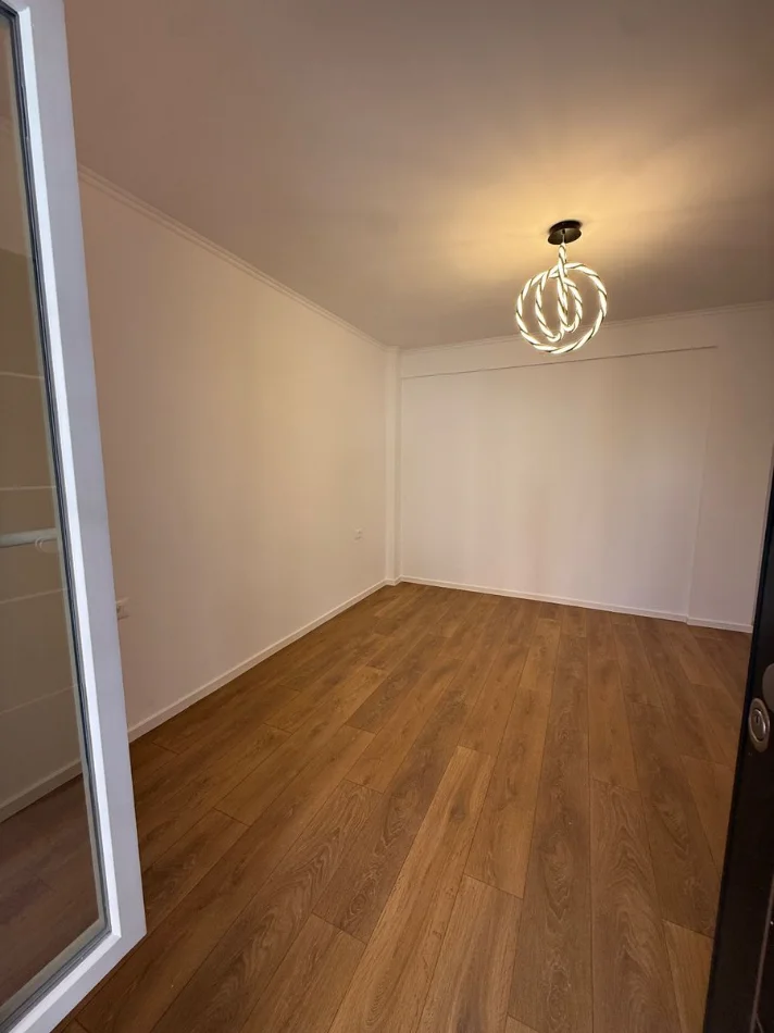 Shitet Gasionere prane shkolles Vasil Shanto  Tiranë 80.000 €