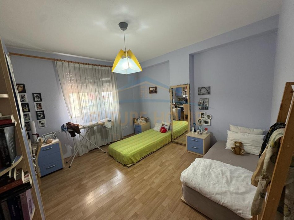 Tirane, shitet apartament 2+1+Ballkon Kati 3, 127 m² 345.000 € (nikolla lena)