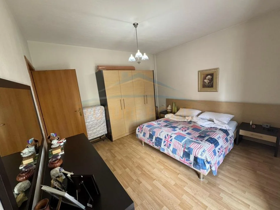 Tirane, shitet apartament 2+1 Kati 2, 127 m² 244.998 € 