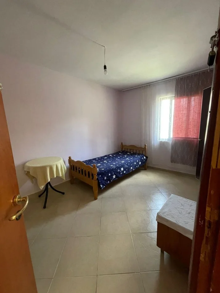 Tirane, jepet me qera Vile 2+1 Kati 1, 100 m² 350 € (Selitë)