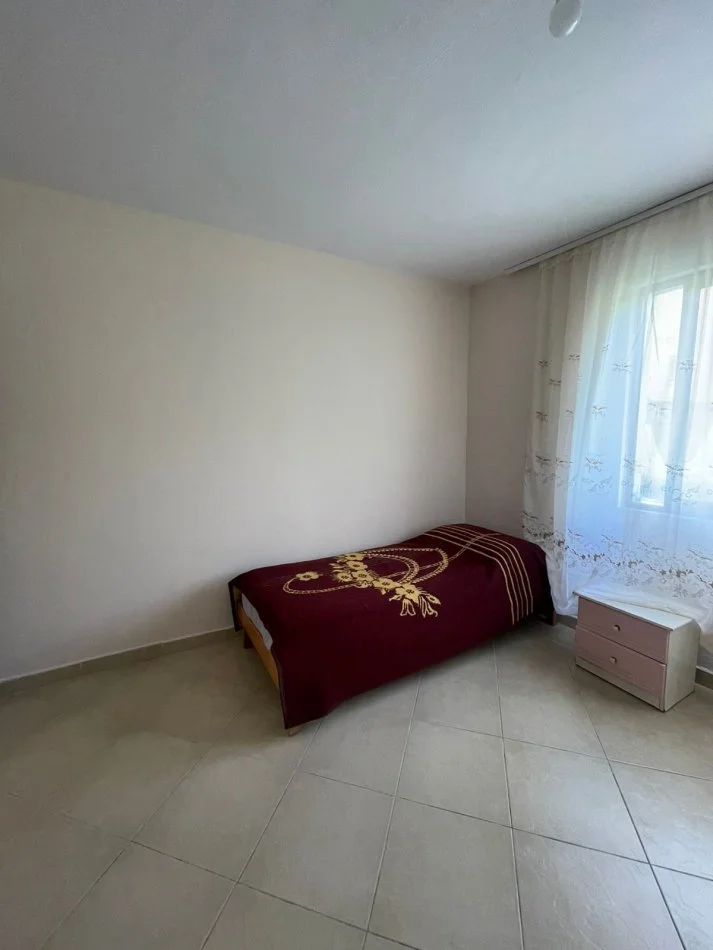 Tirane, jepet me qera Vile 2+1 Kati 1, 100 m² 350 € (Selitë)