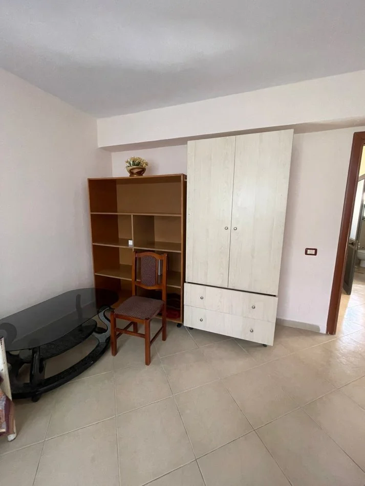Tirane, jepet me qera Vile 2+1 Kati 1, 100 m² 350 € (Selitë)
