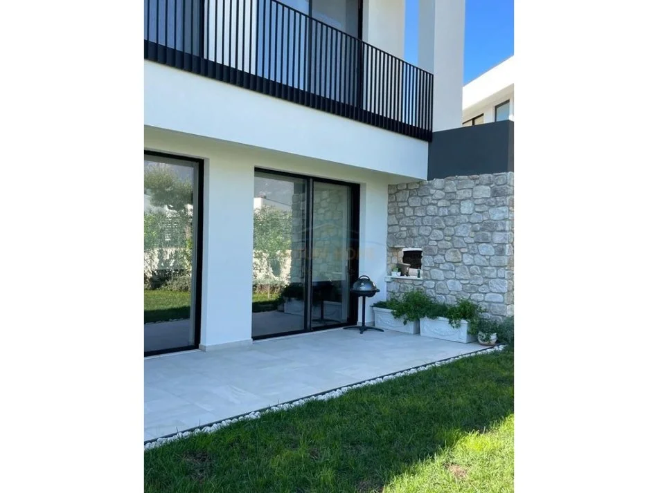 Tirane, shitet Vile 3+1 , 500 m² 2.200.000 € (O2 Residence - Farke)