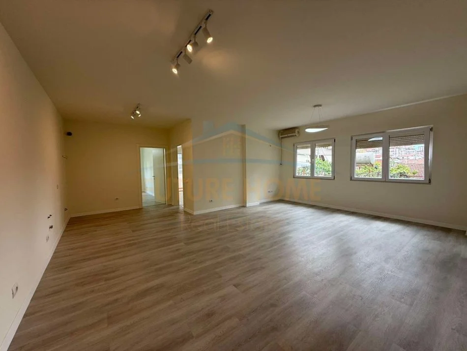 Tirane, shitet apartament 2+1 Kati 2, 98 m² 162.000 € (Rruga Dritan Hoxha)