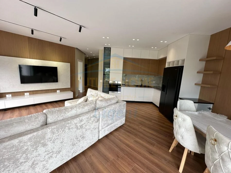 Tirane, jepet me qera apartament 2+1+Ballkon+Post Parkimi,  Kati 1, 118 m² 1.300 € (Liqeni i Thate)