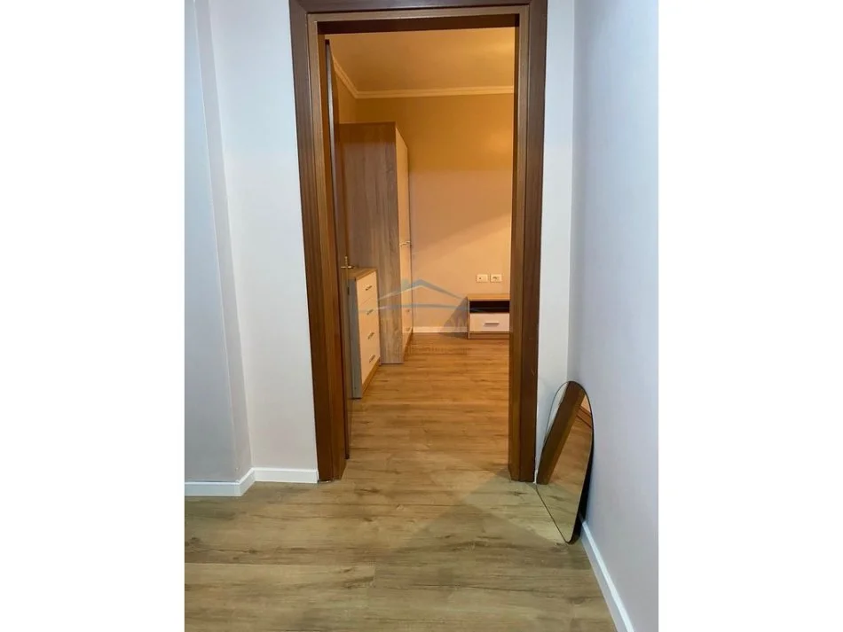 Tirane, jepet me qera apartament 2+1 Kati 2, 76 m² 500 € (BRRYLI)