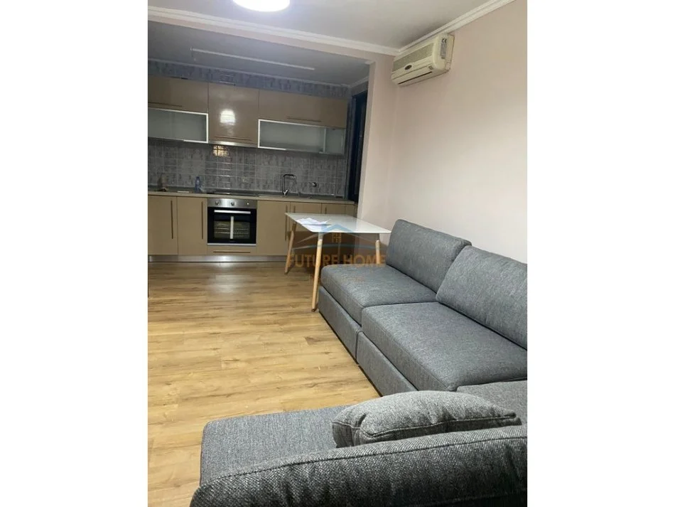 Tirane, jepet me qera apartament 2+1 Kati 2, 76 m² 500 € (BRRYLI)