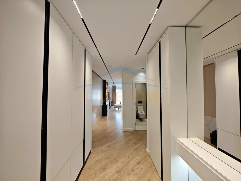 Durres, shitet apartament 2+1+Aneks+Ballkon Kati 5, 107 m² 270.000 € (Plazh Hekurudha)