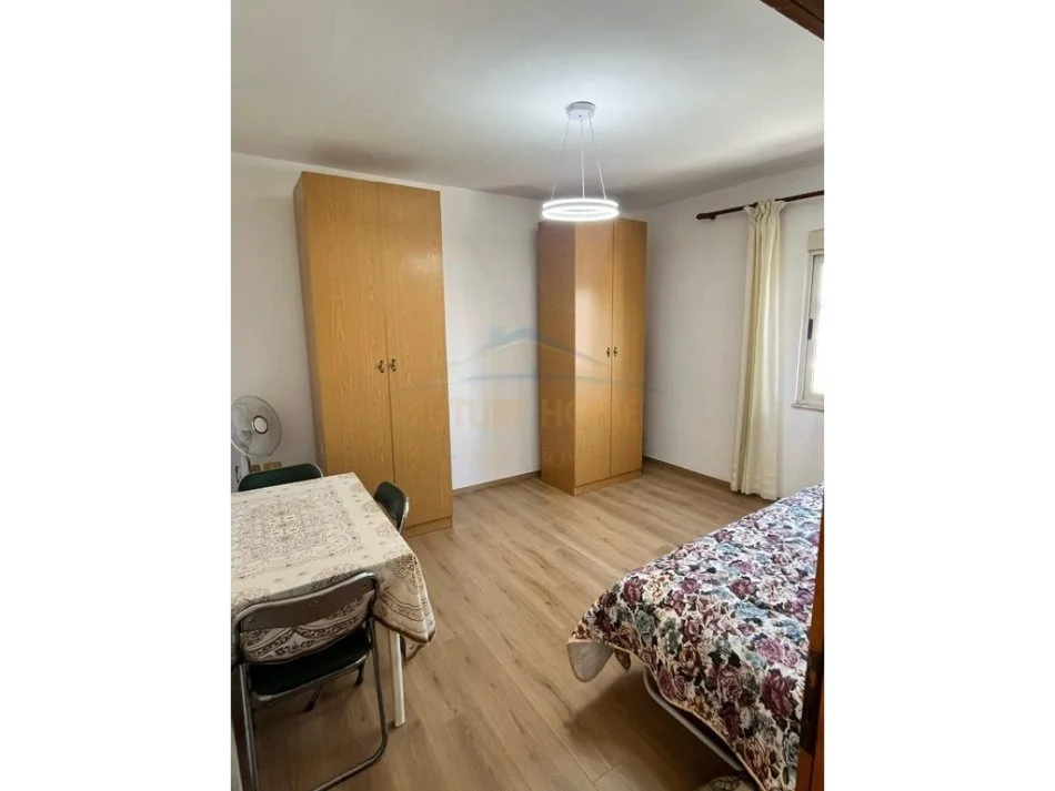 Durres, jepet me qera apartament 1+1 Kati 4, 67 m² 300 € (Prane Zjarrefikses, Durres)