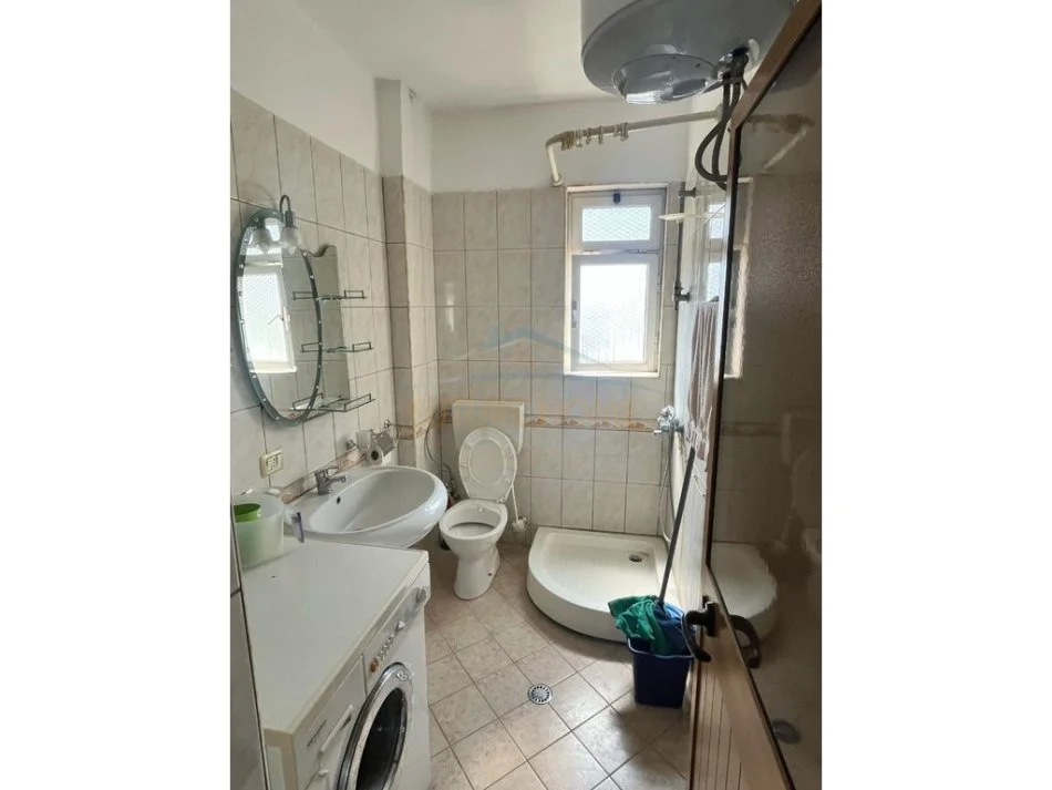 Durres, jepet me qera apartament 1+1 Kati 4, 67 m² 300 € (Prane Zjarrefikses, Durres)