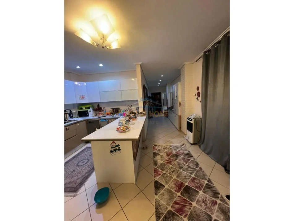 Tirane, shitet apartament 2+1 Kati 3, 116 m² 260.000 € 