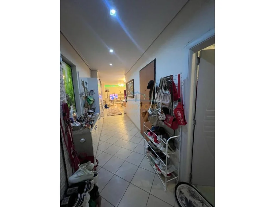 Tirane, shitet apartament 2+1 Kati 3, 116 m² 260.000 € 