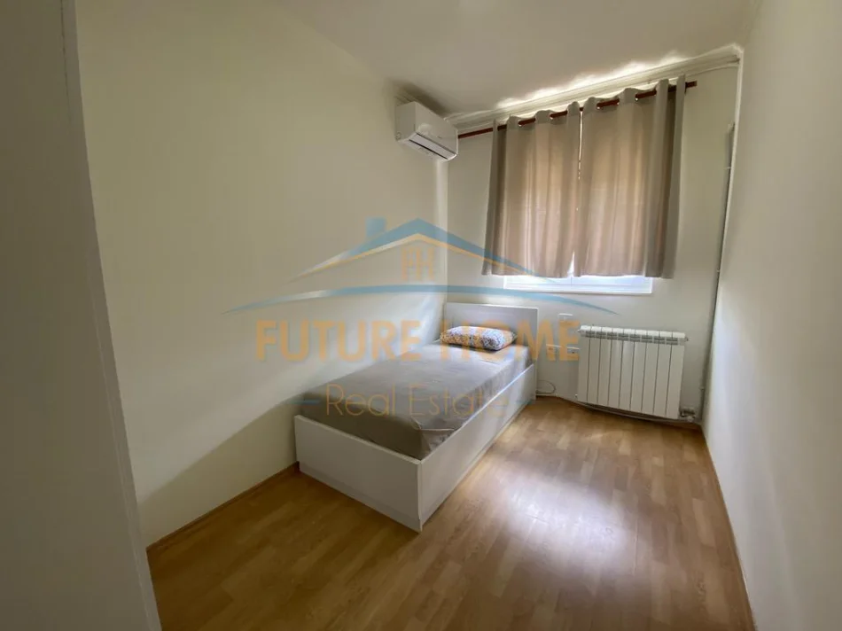 Shqiperi, jepet me qera Vile 4+1+Aneks Kati 0, 600 m² 1.600 € (teg)
