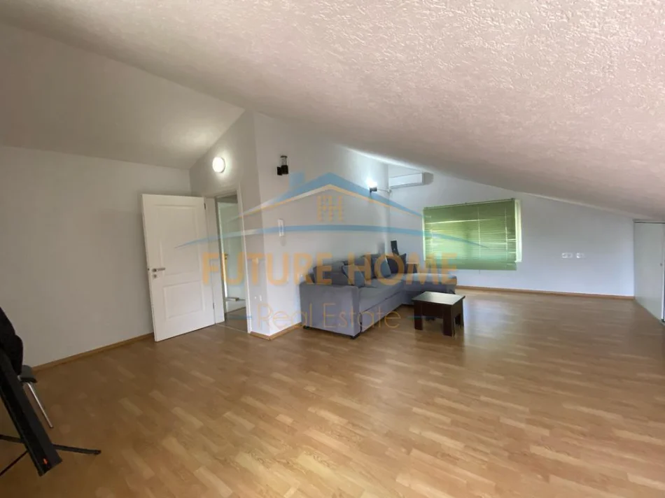 Shqiperi, jepet me qera Vile 4+1+Aneks Kati 0, 600 m² 1.600 € (teg)