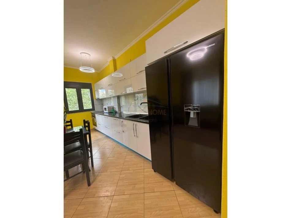 Tirane, jepet me qera apartament 2+1+Ballkon Kati 3, 95 m² 600 € (Don Bosko)