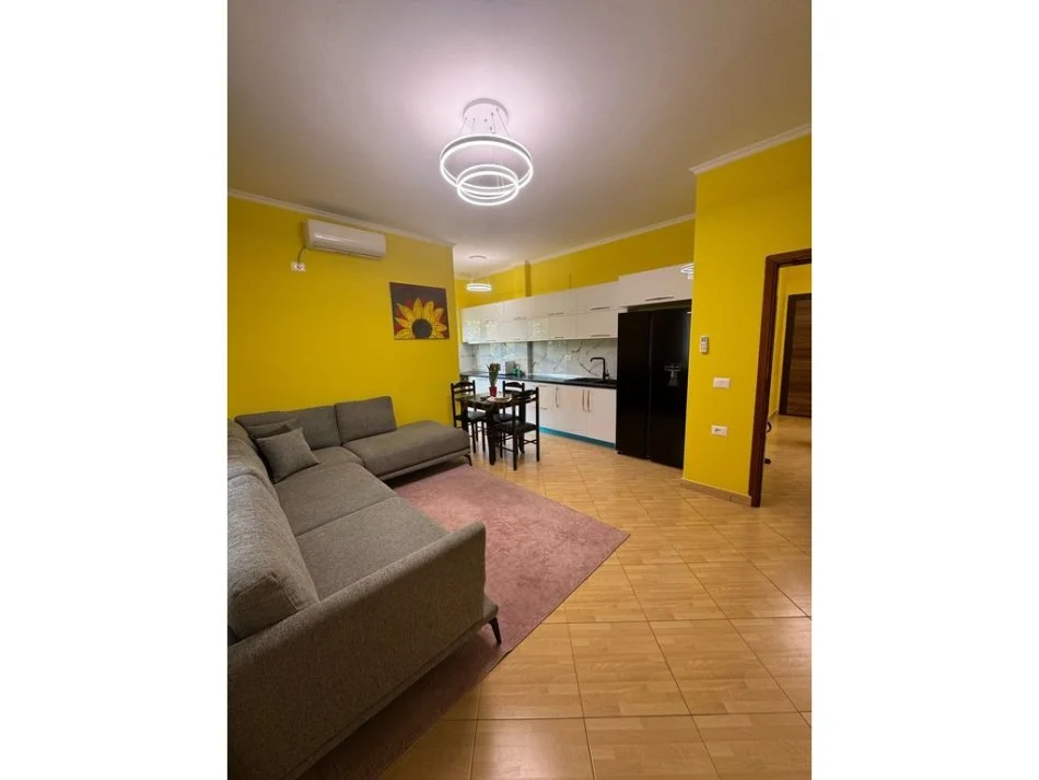 Tirane, jepet me qera apartament 1+1 Kati 3, 95 m² 600 € (Don Bosko)