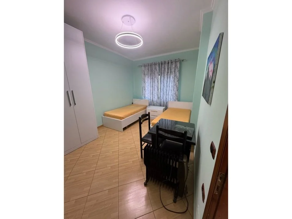 Tirane, jepet me qera apartament 2+1+Ballkon Kati 3, 95 m² 600 € (Don Bosko)