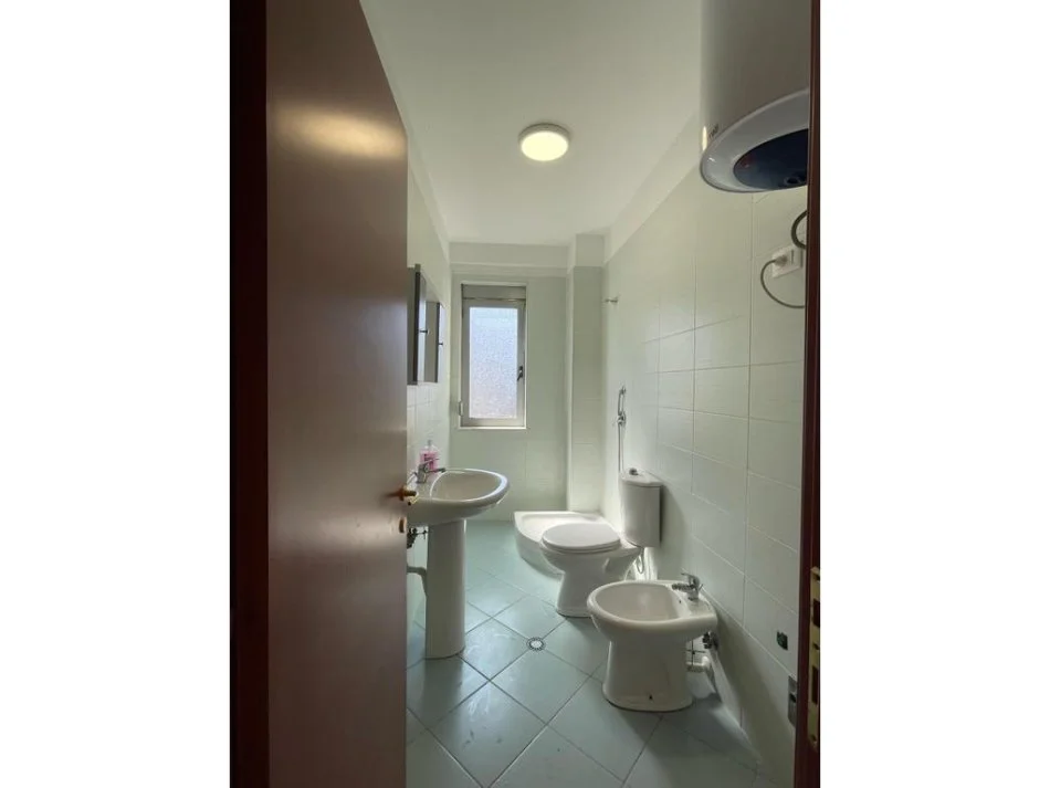Tirane, shitet apartament 1+1 Kati 8, 64 m² 119.000 € (Rruga Besim Alla)