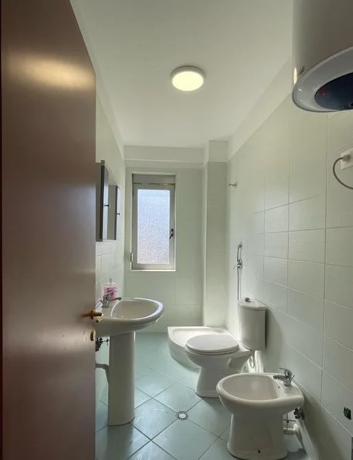 Tirane, shitet apartament 1+1 Kati 8, 64 m² 114.000 € (misto mame)