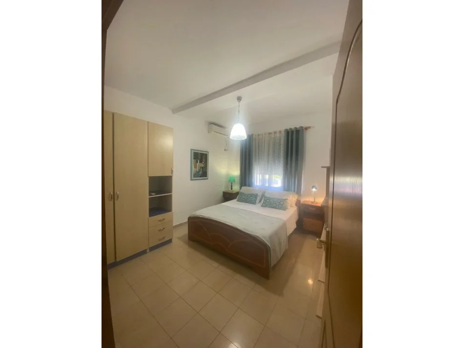 Tirane, jepet me qera apartament 2+1 Kati 7, 90 m² 800 € (Blloku)