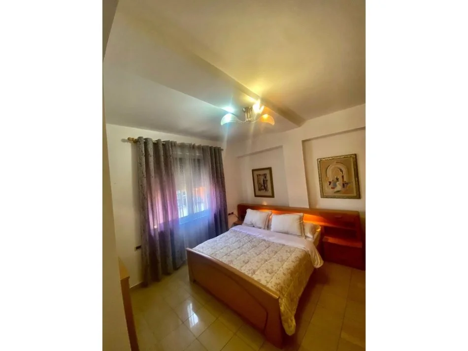 Tirane, jepet me qera apartament 2+1 Kati 7, 90 m² 800 € (Blloku)