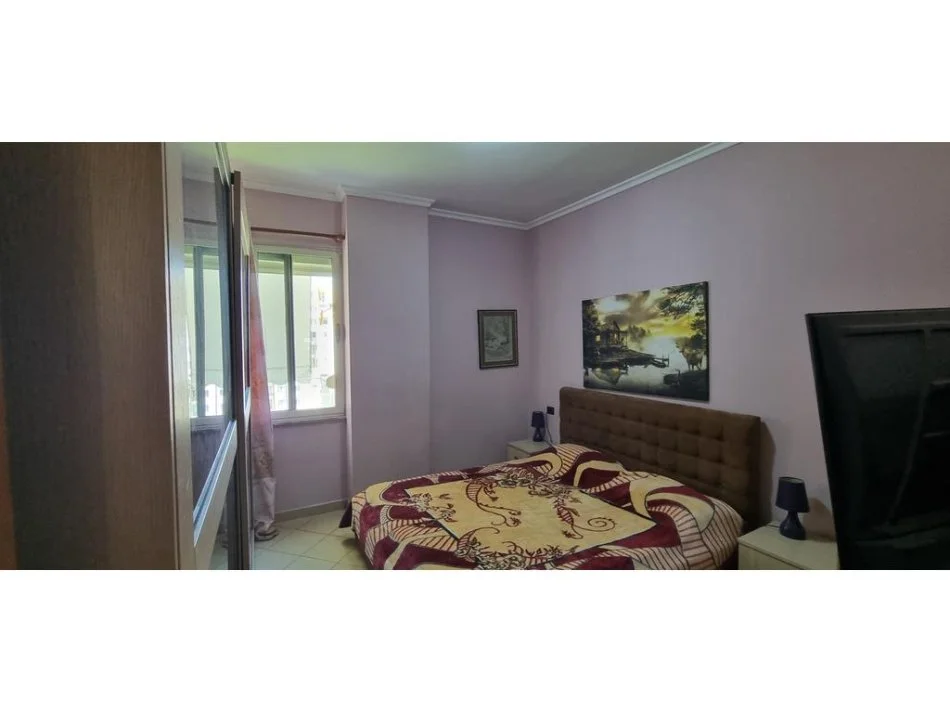 Tirane, jepet me qera apartament 1+1 Kati 3, 72 m² 400 € (Yzberisht)