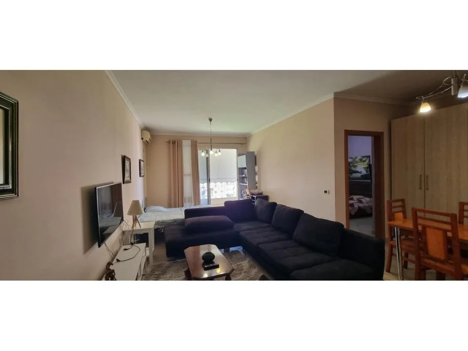 Tirane, jepet me qera apartament 1+1 Kati 3, 72 m² 400 € (Yzberisht)