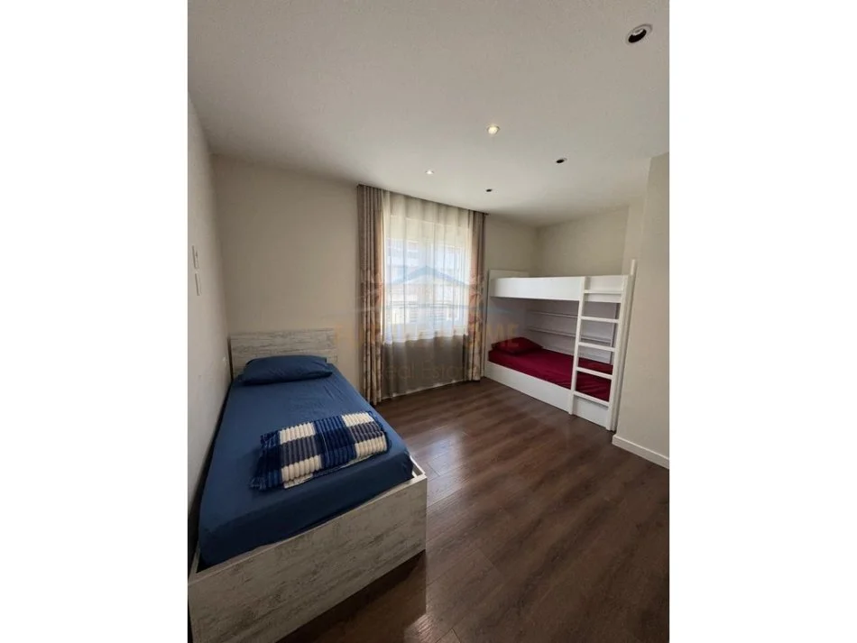 Shqiperi, jepet me qera apartament 2+1 Kati 6, 94 m² 550 € (Unaza e Re)
