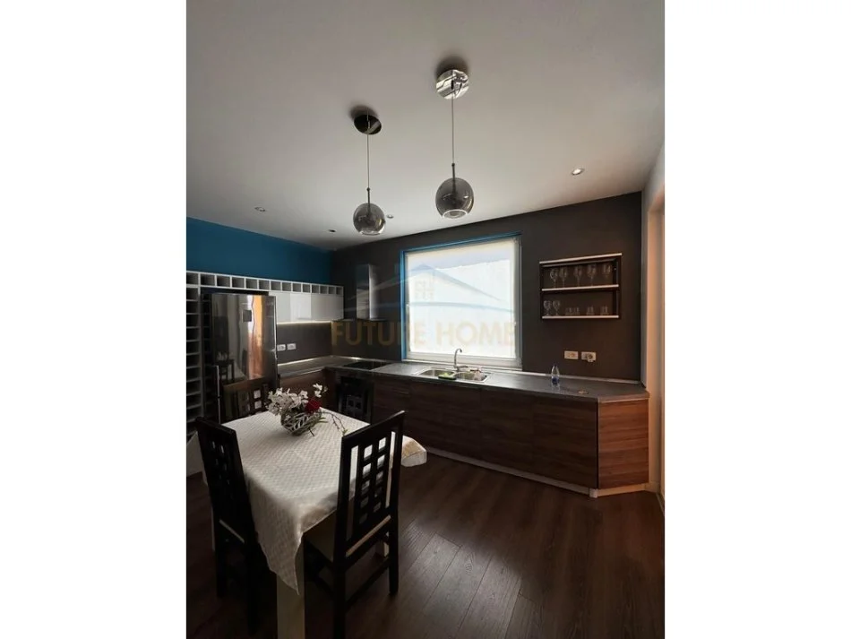 Tirane, jepet me qera apartament 2+1 Kati 6, 94 m² 500 € 