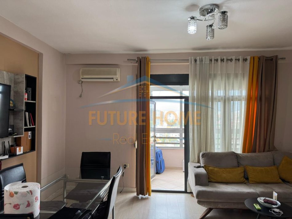 Tirane, jepet me qera apartament 1+1 Kati 7, 70 m² 420 € 