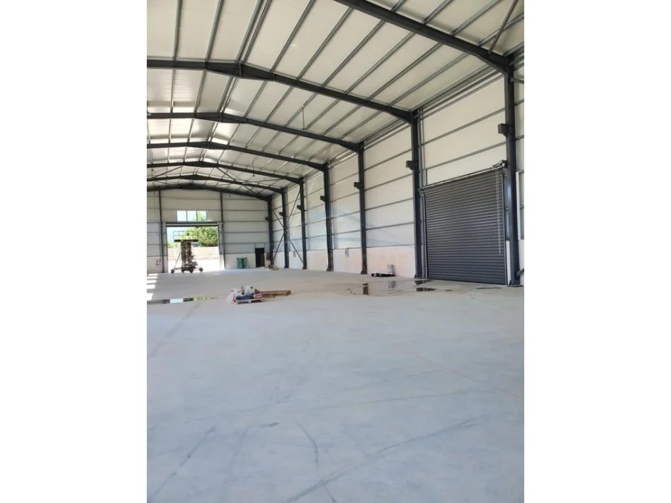 Tirane, jepet me qera magazine Kati 0, 760 m² 4.500 € (Kashar)