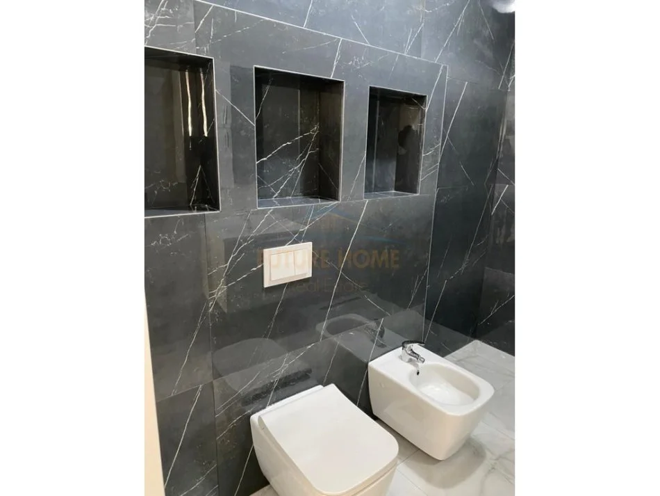 Tirane, jepet me qera apartament 2+1 Kati 2, 102 m² 600 € (kompleksi fz)