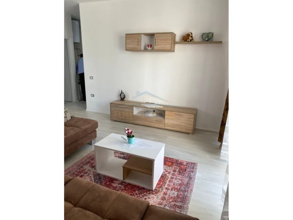 Tirane, jepet me qera apartament 2+1 Kati 2, 102 m² 600 € (Liqeni i Thate)