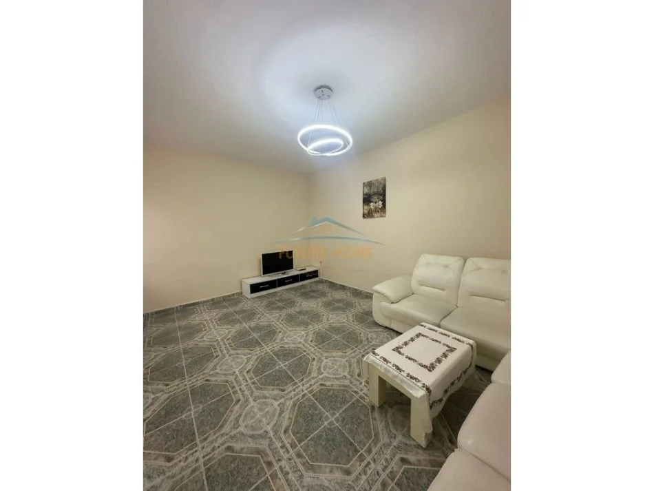 Tirane, jepet me qera apartament 2+1 Kati 1, 62 m² 430 € (Rruga Riza Cerova)