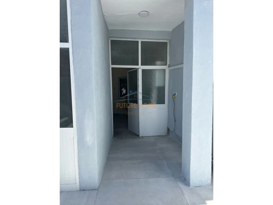 Tirane, jepet me qera apartament 2+1 Kati 1, 62 m² 430 € (Rruga Riza Cerova)