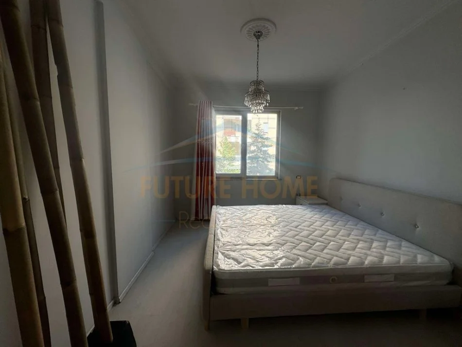 Tirane, jap me qera apartament 2+1 Kati 3, 100 m² 450 € (UNAZA E RE)