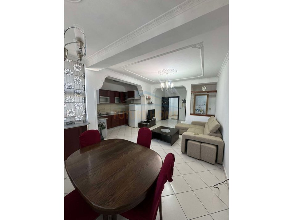 Qera, Apartament 2+1, Unaza e Re 450 €