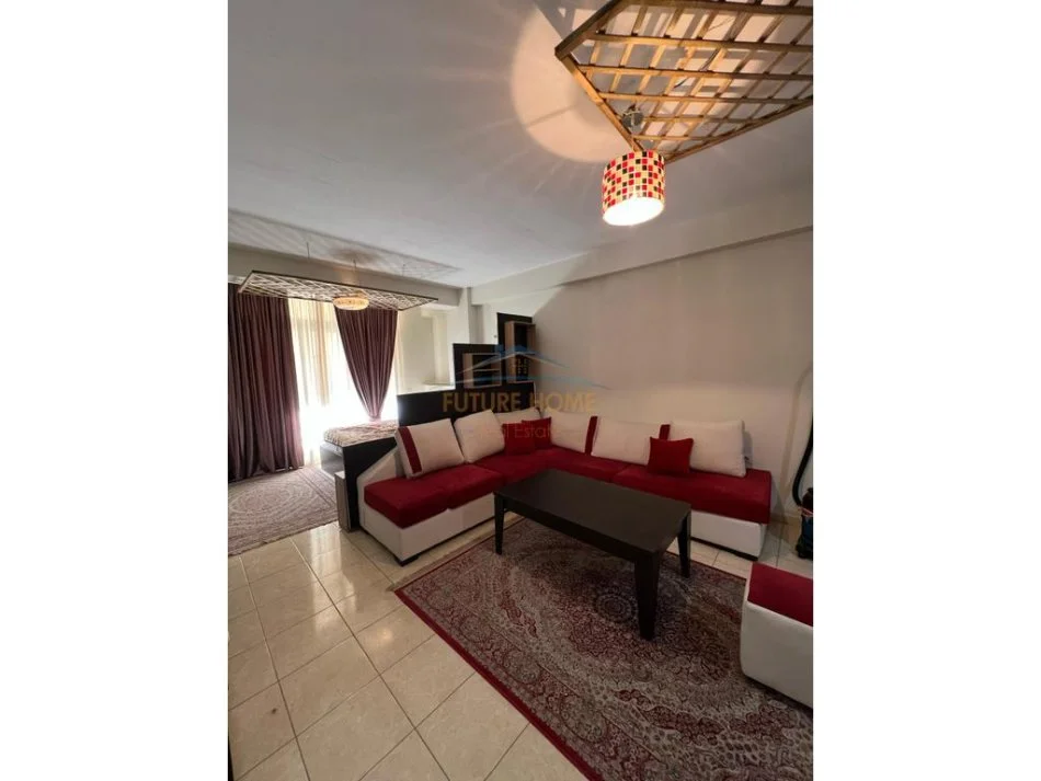 Tirane, jepet me qera garsonier Kati 5, 59 m² 350 € (unaza e re)