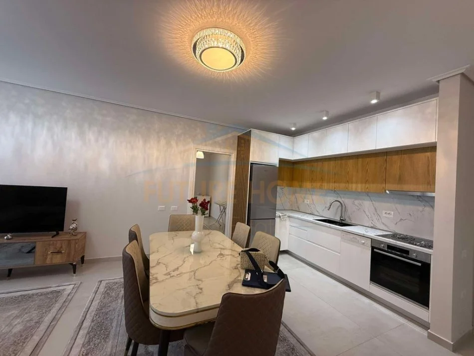 Tirane, jepet me qera apartament 2+1 Kati 2, 100 m² 500 € (Rruga Indrustiale)