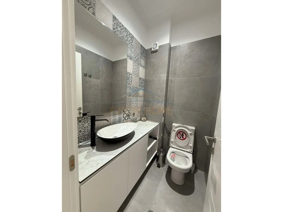 Tirane, jepet me qera apartament 2+1 Kati 2, 100 m² 450 € (PRANE ARDENOS)    UNA52479