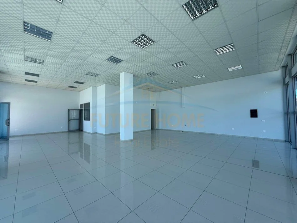 Tirane, jepet me qera ambjent biznesi Kati 0, 160 m² 2.000 € (Prane Ardenos )   UNA52484