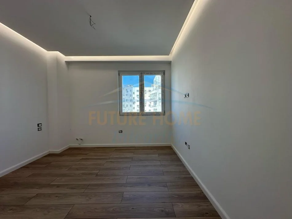 Tirane, shitet apartament 2+1 Kati 4, 102 m² 150.000 € (Yzberisht)
