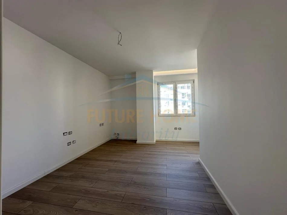 Tirane, shitet apartament 2+1 Kati 4, 102 m² 150.000 € (Yzberisht)