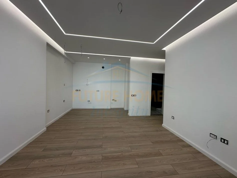 Tirane, shitet apartament 2+1 Kati 4, 102 m² 150.000 € (Yzberisht)