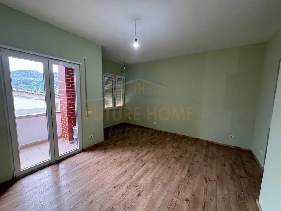 Tirane, jepet me qera apartament 1+1 Kati 4, 65 m² 400 € (Liqeni I Thatë)