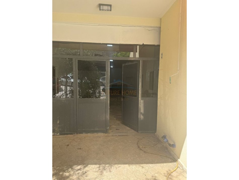 Tirane, shitet Vile 3 Katshe , 240 m² 300.000 € (Rruga e Dibres)