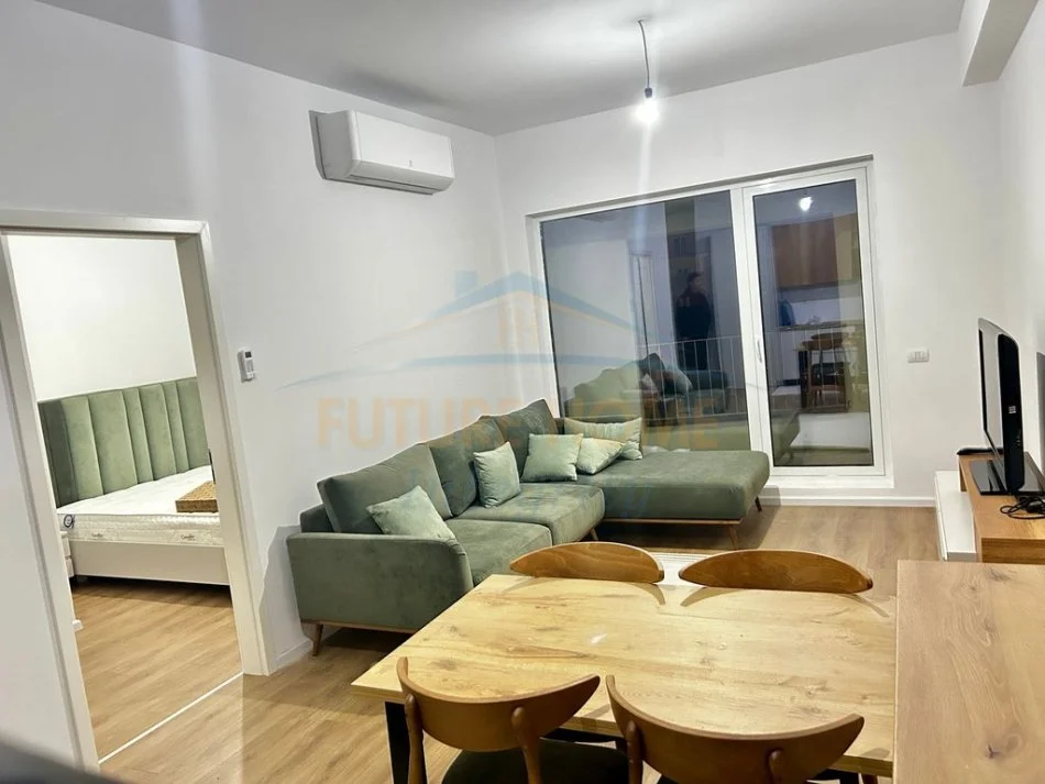 Tirane, jepet me qera apartament 1+1 Kati 3, 70 m² 370 € (Ali dem)