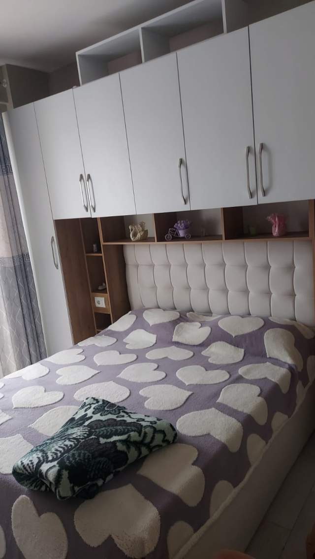 Tirane, jepet me qera apartament 2+1 Kati 7, 80 m² 300 Euro (Casa Italia)