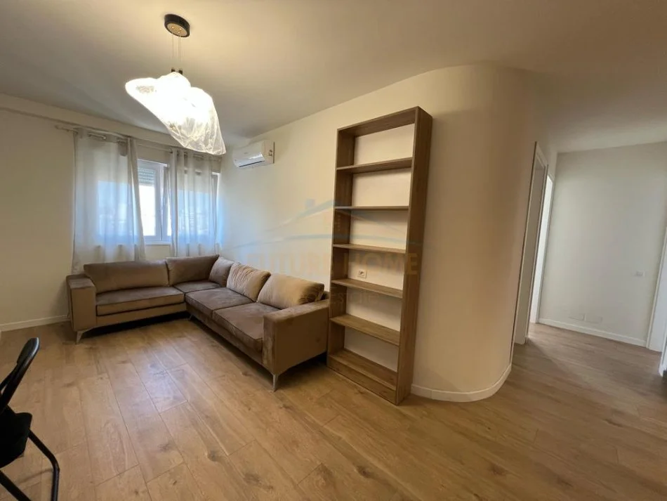 Tirane, jepet me qera apartament 2+1+Ballkon Kati 6, 80 m² 1.000 € (Rruga Mine Peza)