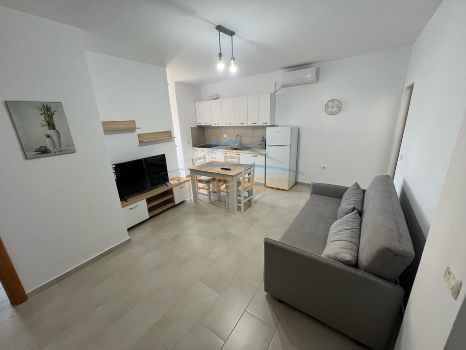 Tirane, jepet me qera apartament 1+1 Kati 7, 60 m² 550 € (Rruga e Kavajes)